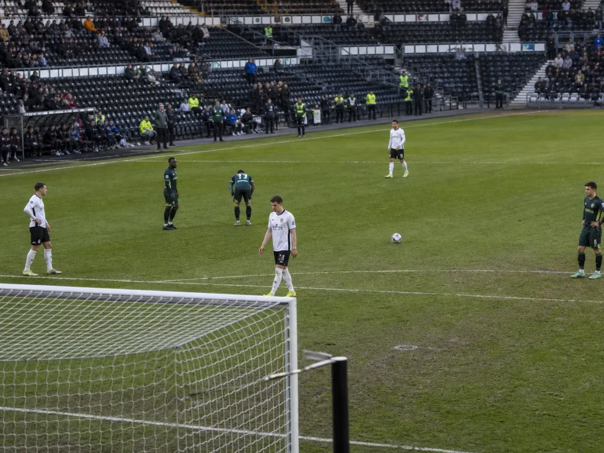 Swansea kolmantena Championshipissa selvän vierasvoiton jälkeen