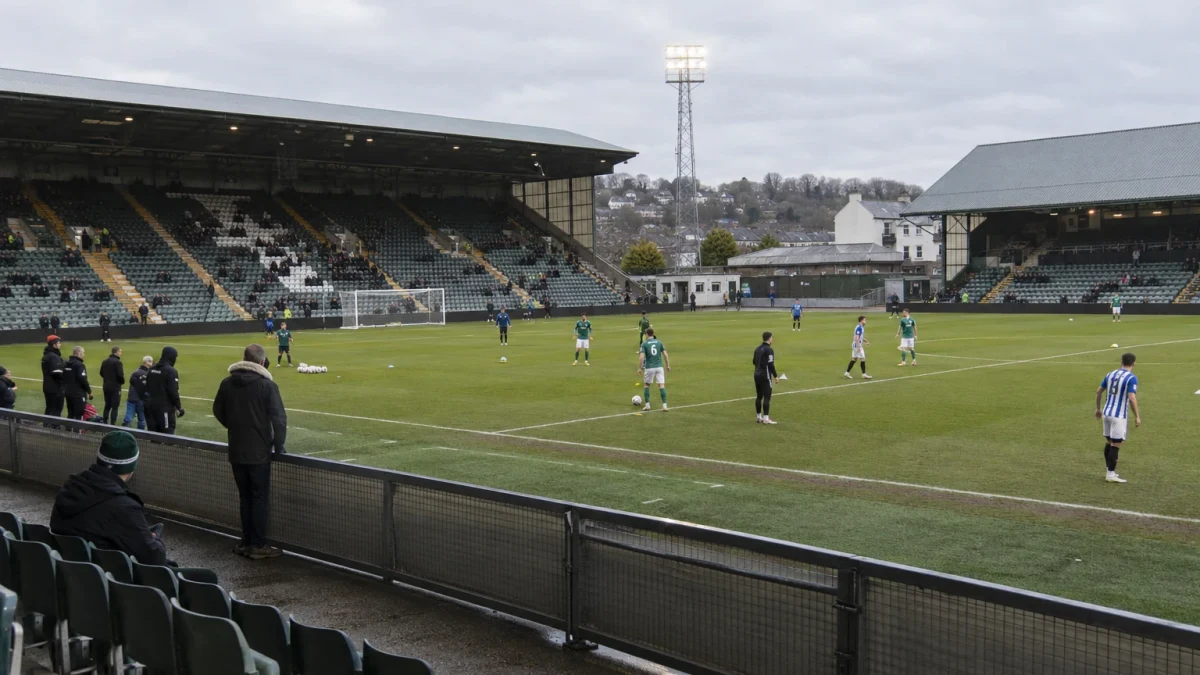 Plymouth ja Huddersfield kohtaavat kärkikamppailussa