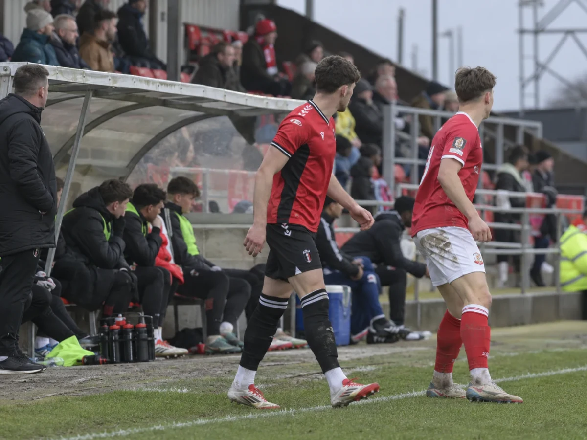 Salford City voi menettää kärkipaikan jo ensi kierroksella
