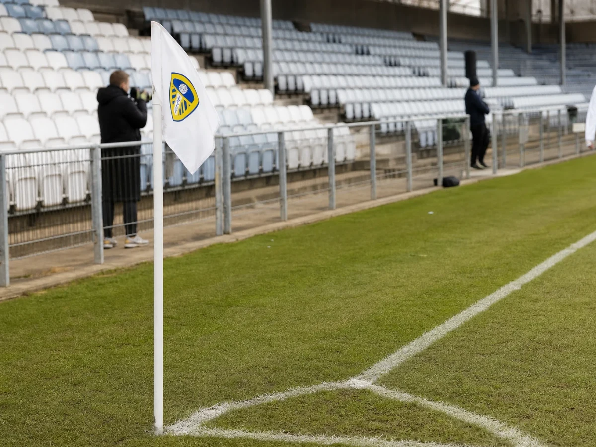 Leeds nousi kahden maalin takaa 4–2-voittoon Liverpoolista