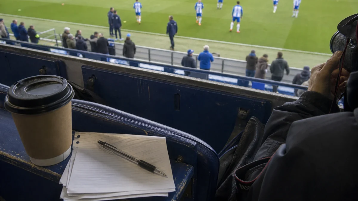 Brighton hankki Algerian maajoukkuepuolustaja Jaouen Hadjamin