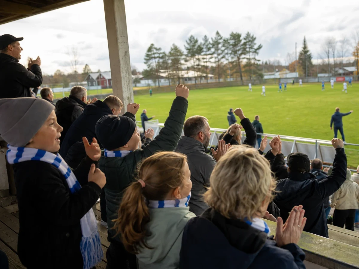Englannin voittoputki vie MM-taulukon kärkeen