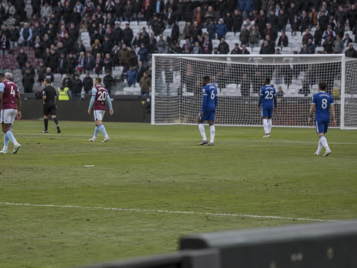 Chelsea kaatoi West Hamin selvästi ja pysyi sarjakärjessä