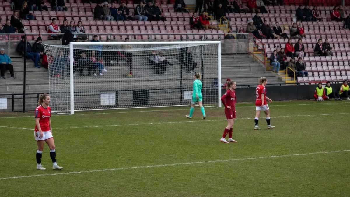 Liverpool murskasi Charltonin ja nousi WSL:n kärkeen