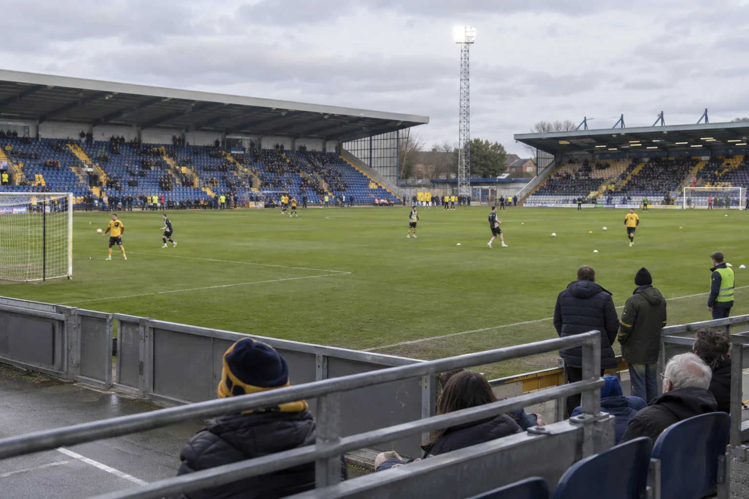 Oxford Utd haastaa Cambridge Unitedin nousukarsintapaikoilla