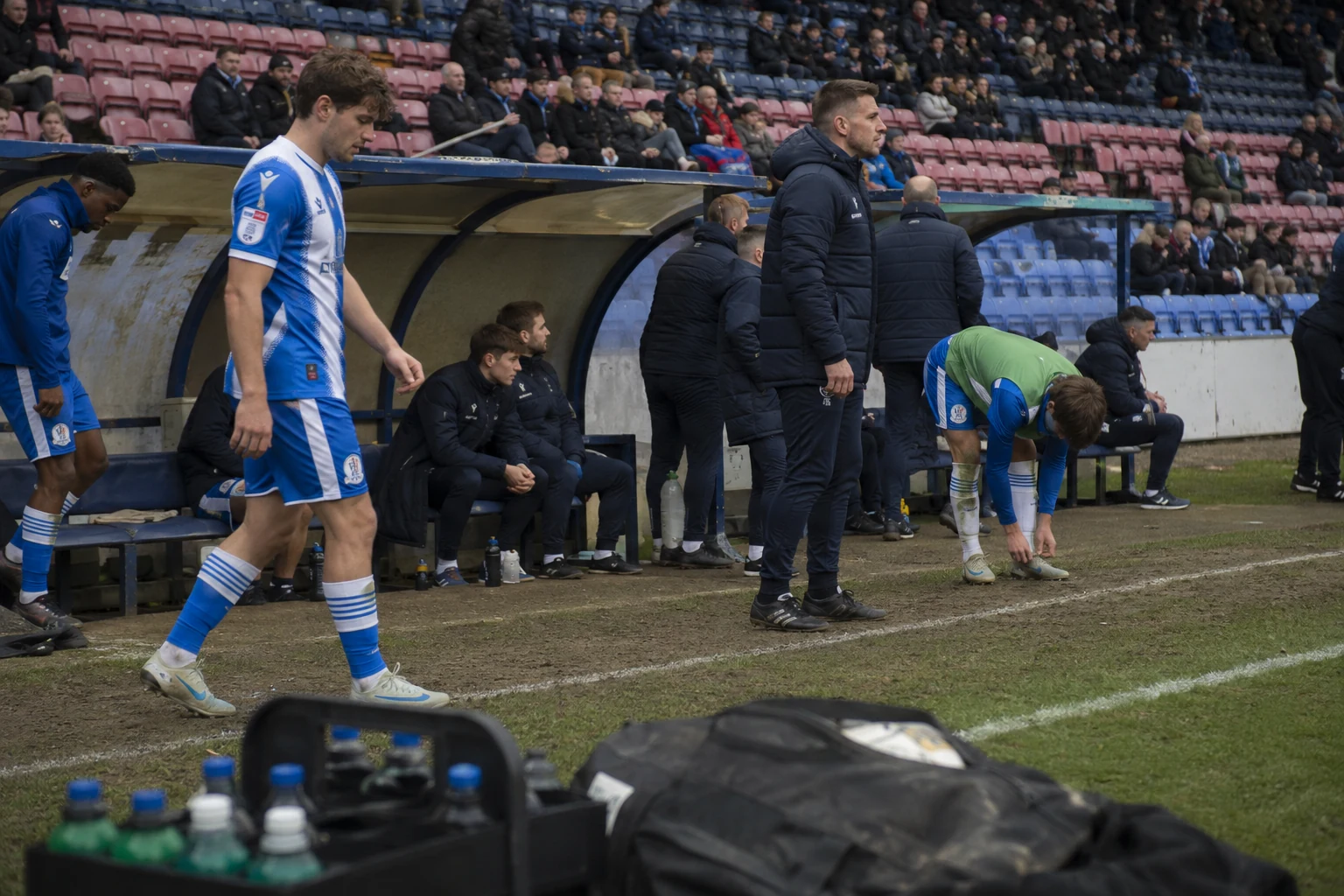 Stockport löi Wiganin 0–4 ja pysyy kärkikolmikossa