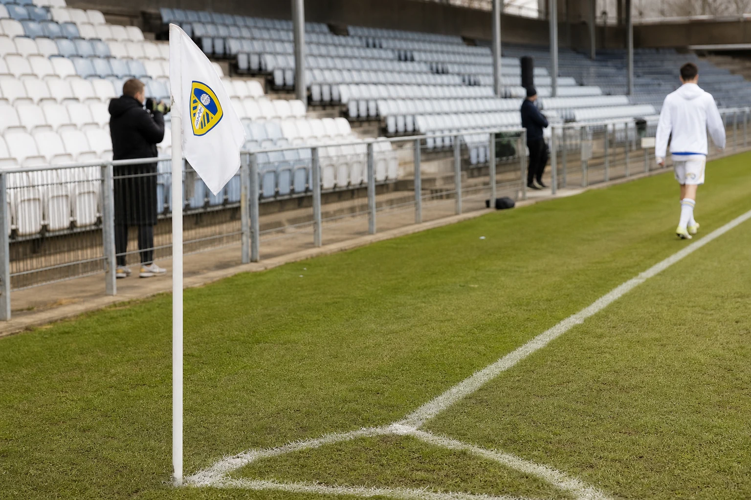 Leeds nousi kahden maalin takaa 4–2-voittoon Liverpoolista