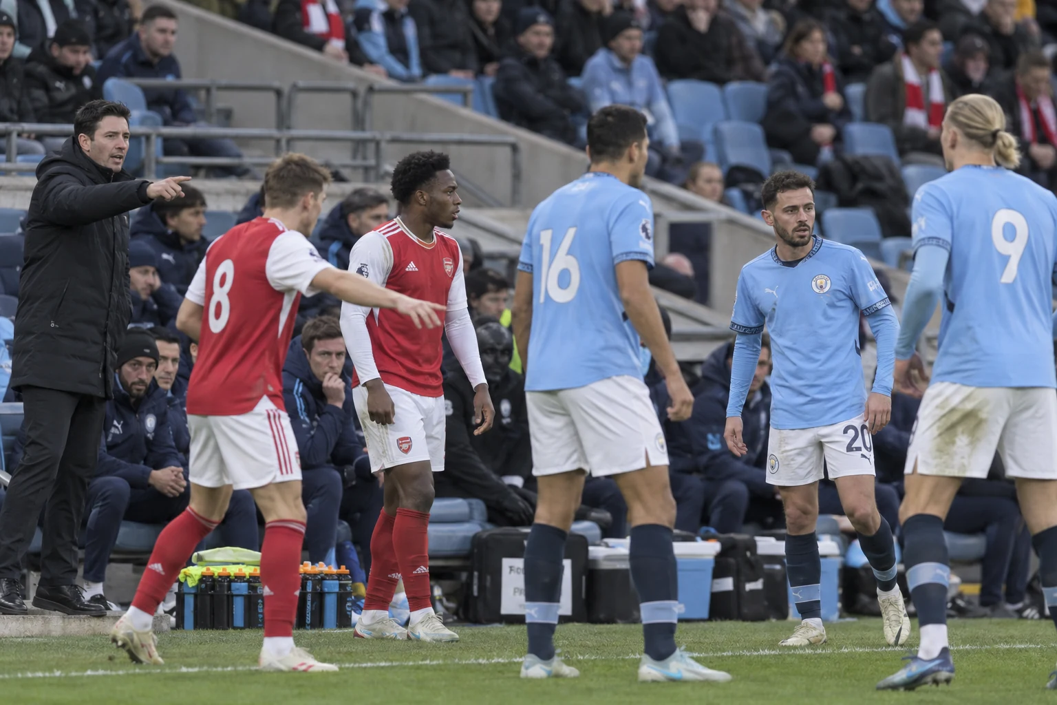 Arsenal voi menettää kärkipaikan Manchester Citylle jo ensi kierroksella