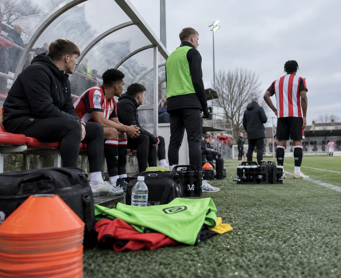 Schade teki kaksi maalia kun Brentford tasasi pisteet Bournemouthissa