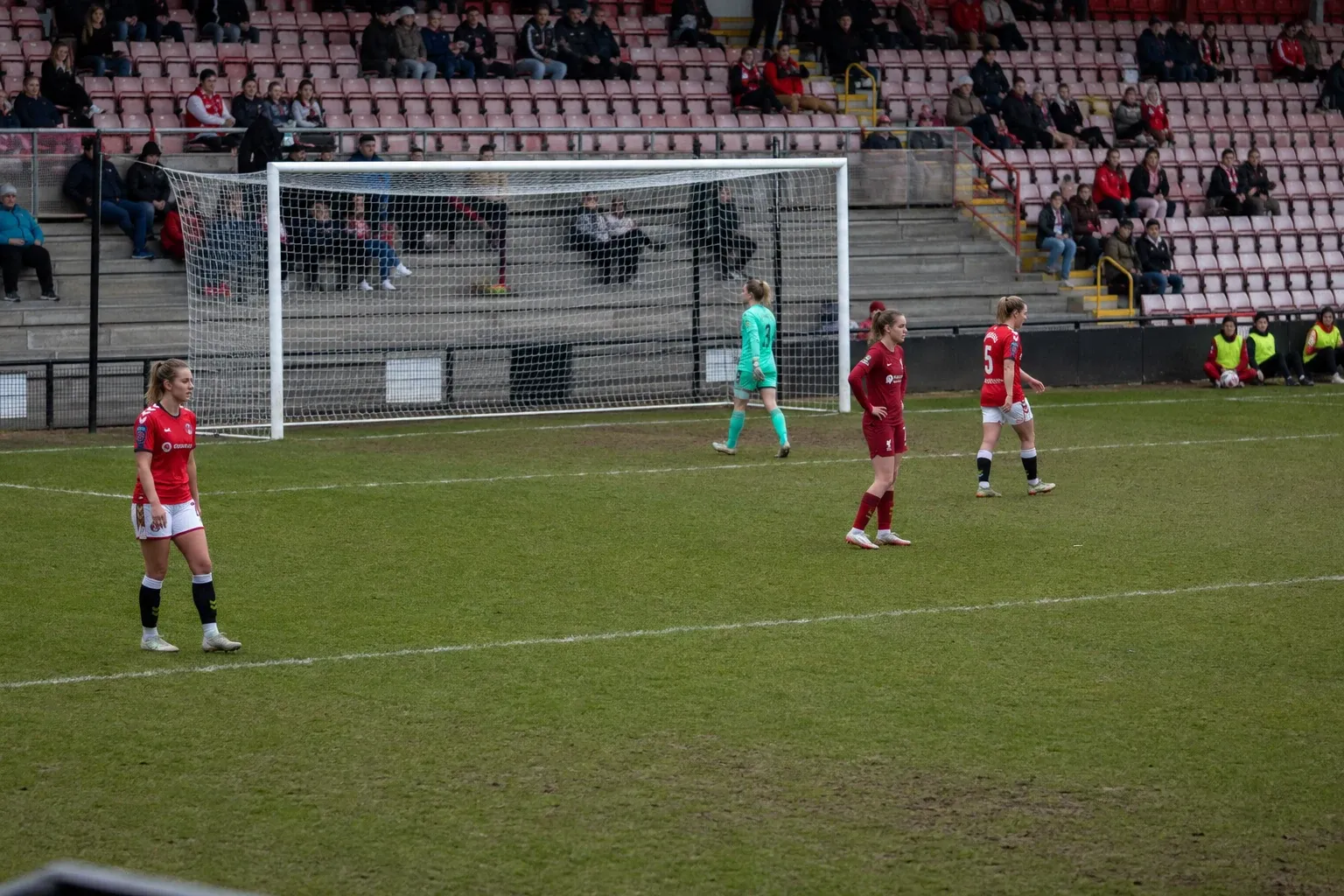 Liverpool murskasi Charltonin ja nousi WSL:n kärkeen
